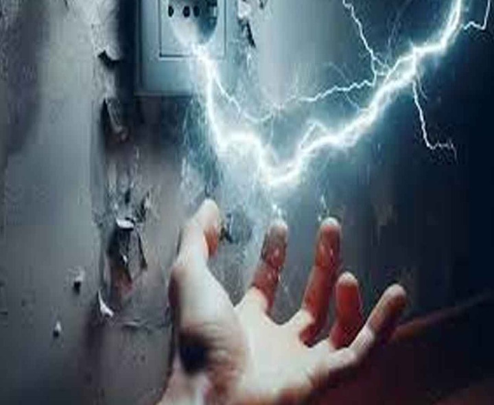 కరెంట్ షాక్ తో వివాహిత మృతి