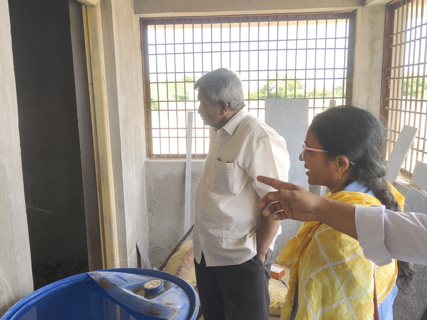 పెద్దకడబూరు ZPH పాఠశాలలో తనిఖీ
