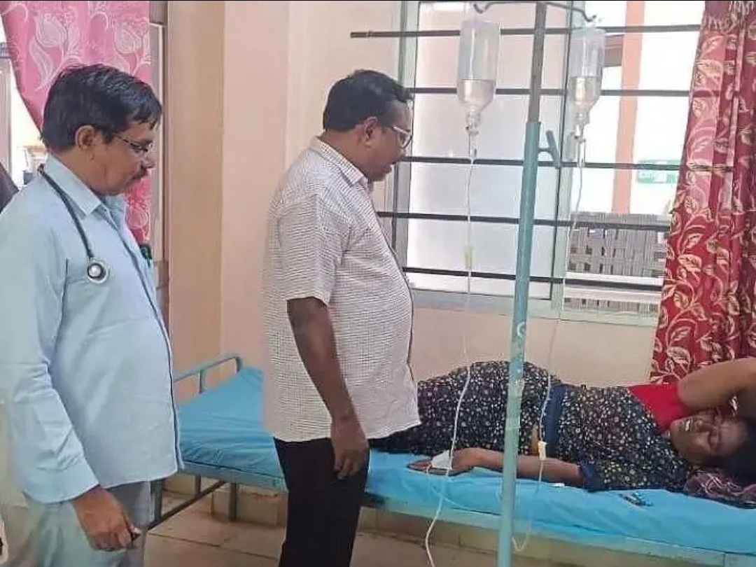 ఆరోగ్య కేంద్రాన్ని తనిఖీ చేసిన జిల్లా వైద్యాధికారి
