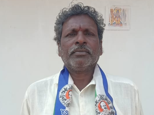 గుండెపోటుతో సర్పంచ్ బుంగ దేవుడు మృతి