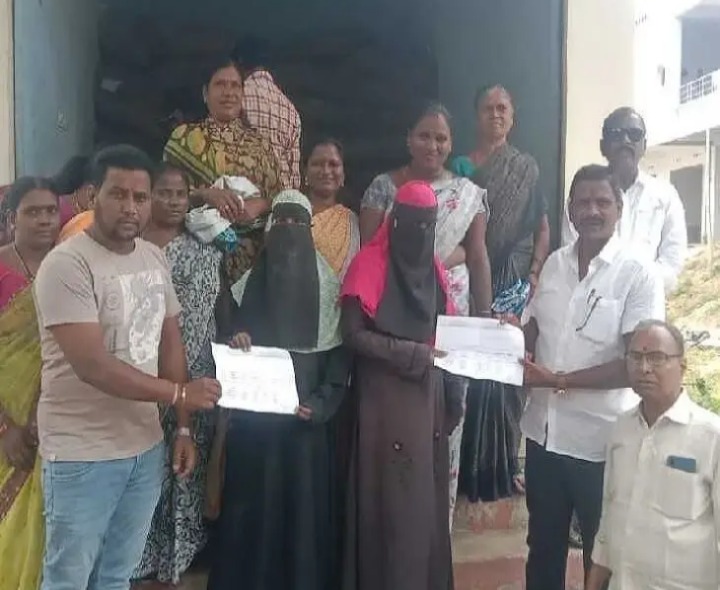భీంగల్‌లో నూతన రేషన్ కార్డుల పంపిణీ