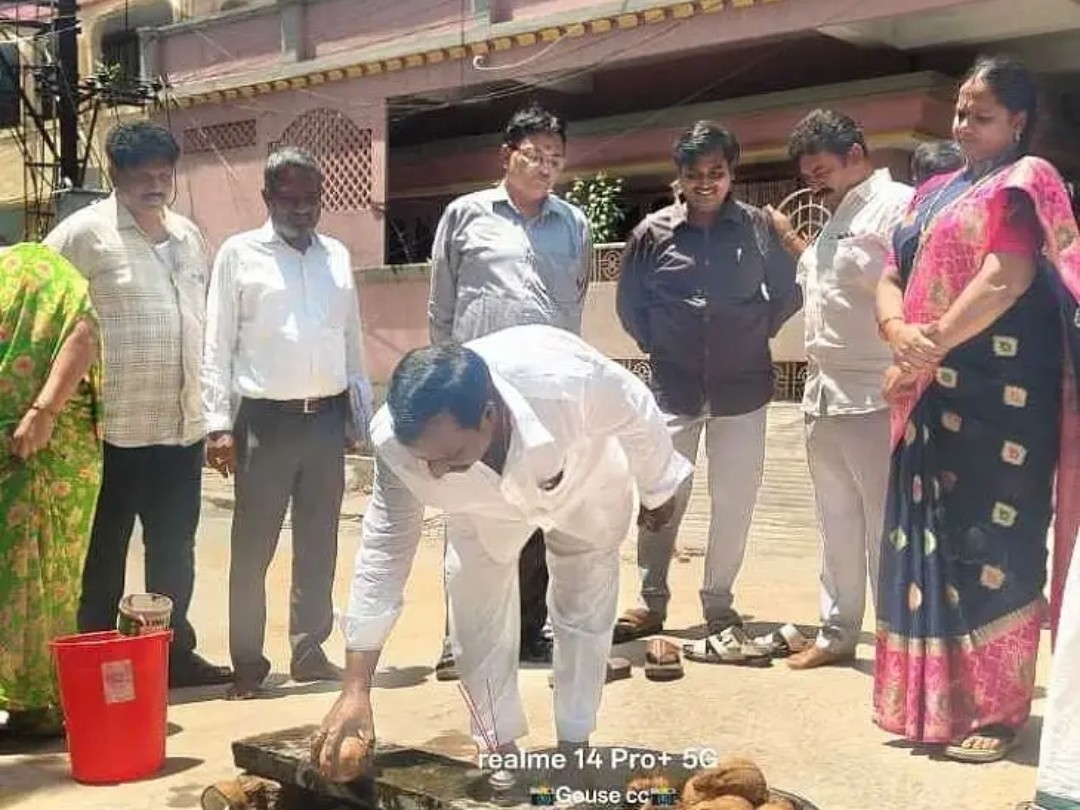 తెనాలిలో సీసీ రోడ్డు నిర్మాణానికి శంకుస్థాపన