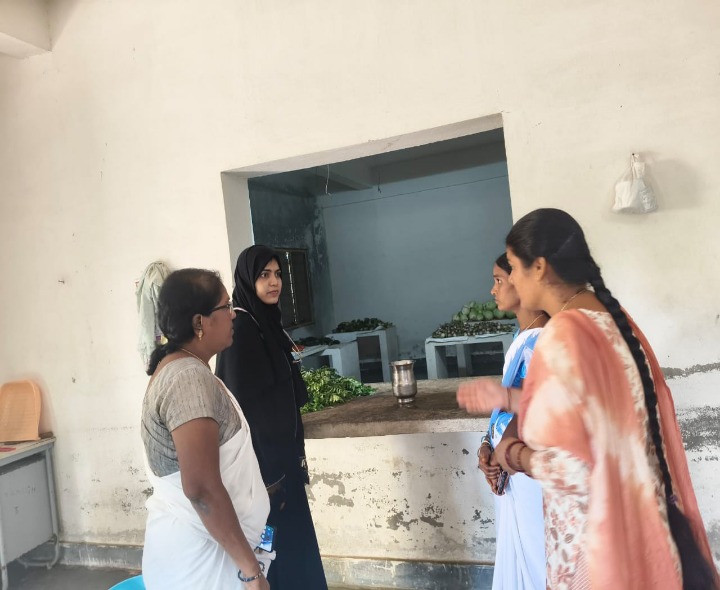 మోడల్ స్కూల్ హాస్టల్ తనిఖీ చేసిన మెడికల్ ఆఫీసర్