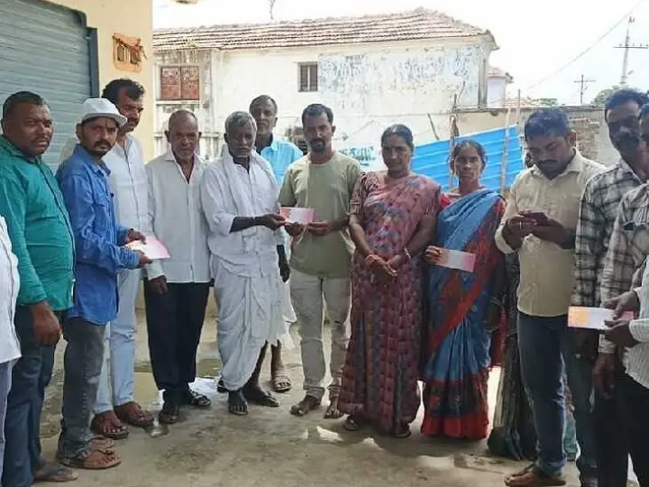 వరద బాధితులకు గ్రామస్థుల ఆపన్న హస్తం