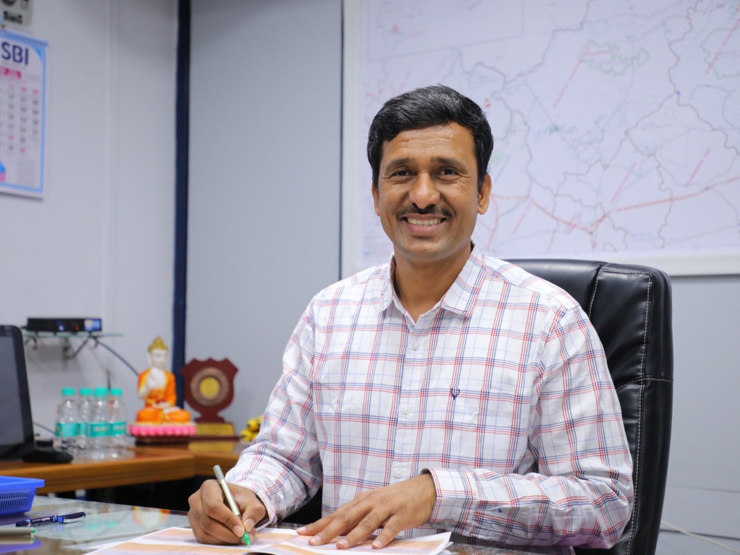 టెర్మినేట్ ఉద్యోగులు తిరిగి విధులకు హాజరు