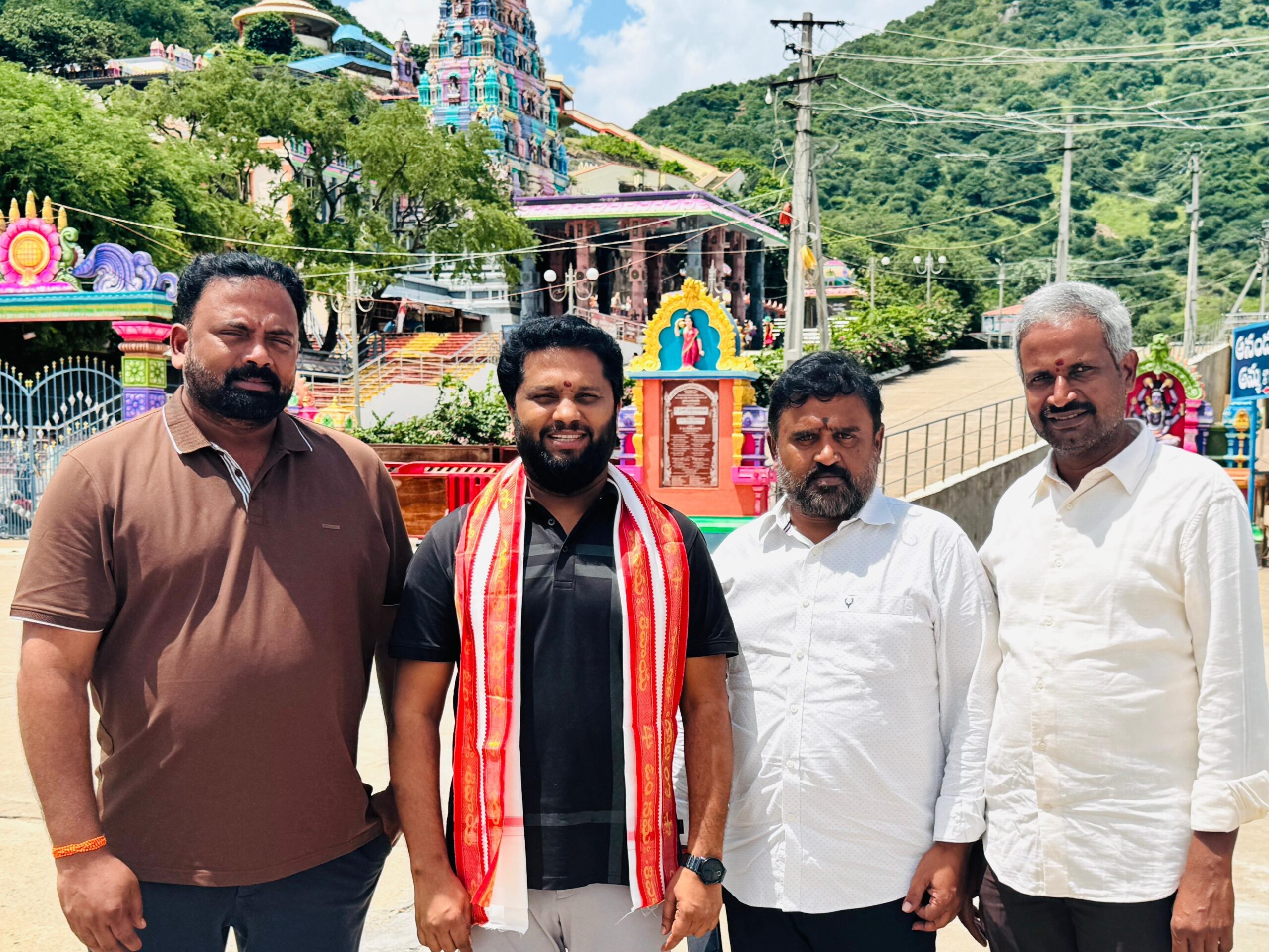 కోటప్పకొండ త్రికోటేశ్వర స్వామిని దర్శించుకున్న ఎమ్మెల్యే