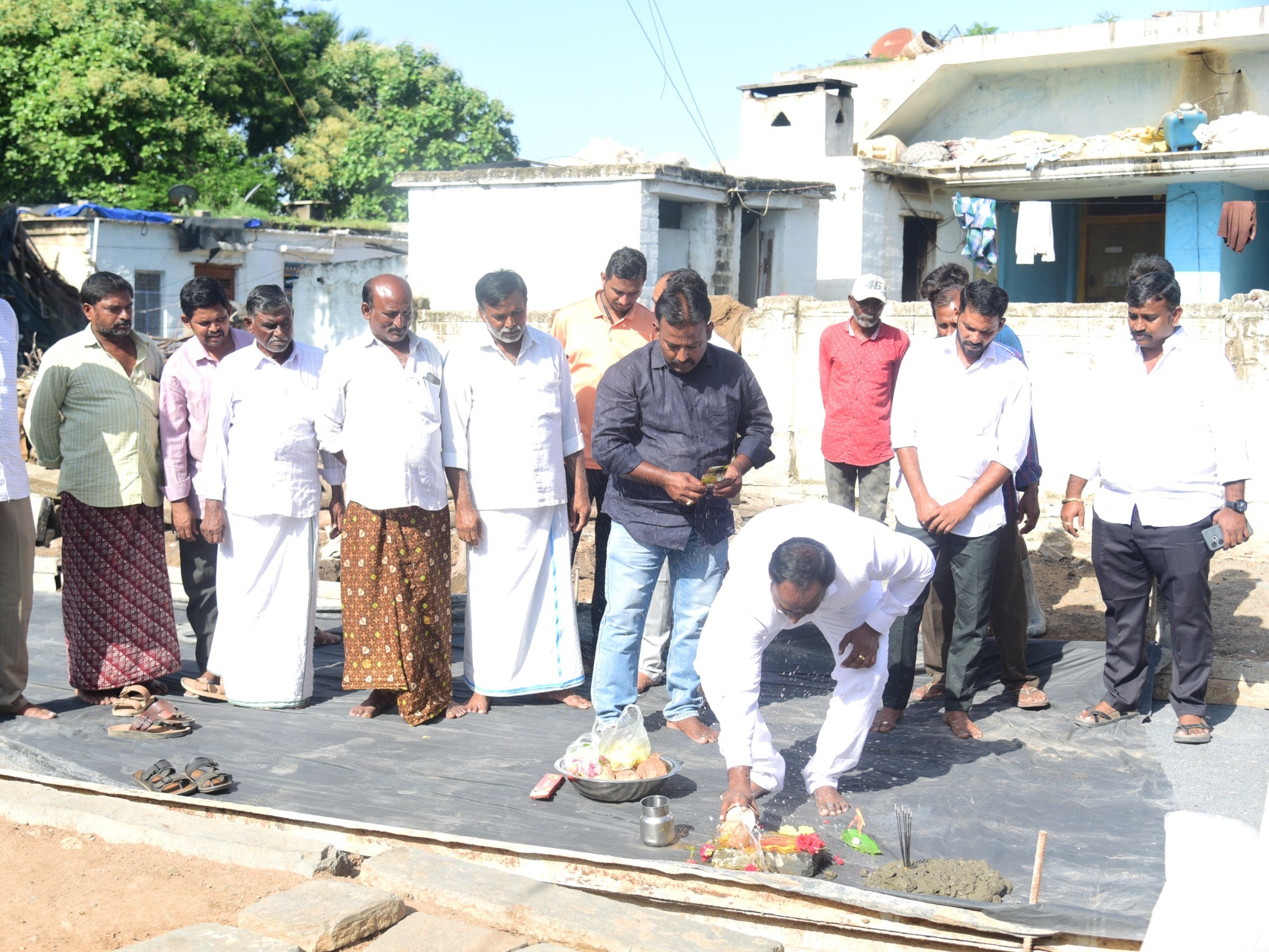మైదుకూరు మున్సిపాలిటీలో సీసీ రోడ్డుకు భూమి పూజ