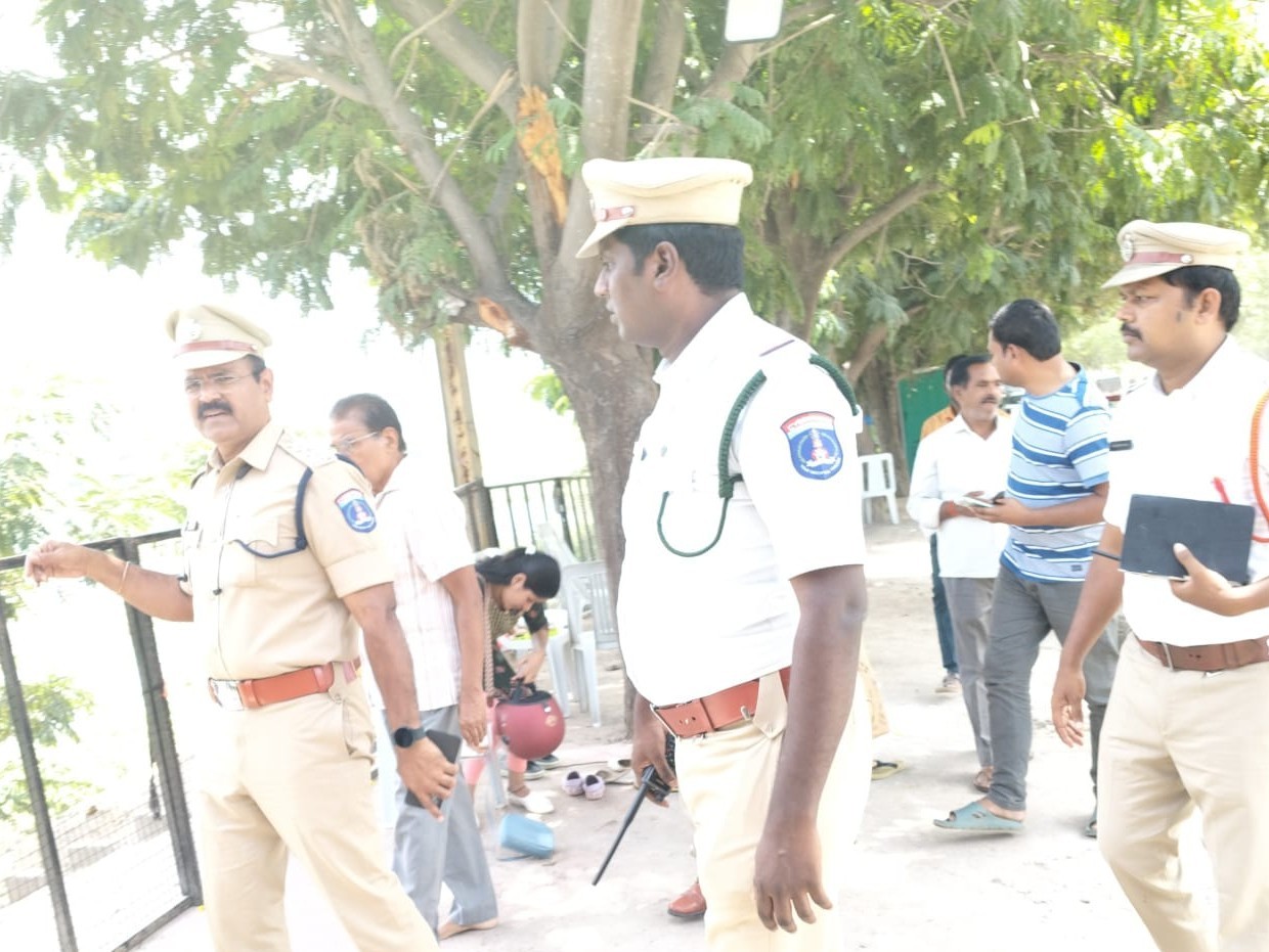 పీరం చెరువు నిమజ్జన ఏర్పాట్లను పరిశీలించిన ACP