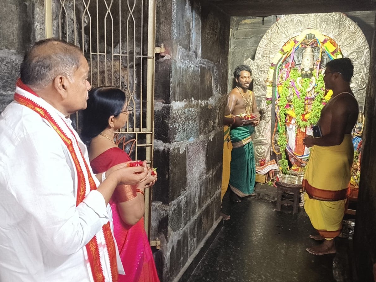 శ్రీకాకుళం పవిత్రోత్సవాల్లో ఎమ్మెల్యే దంపతులు