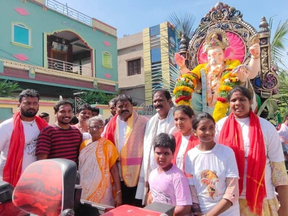 పామర్రు వినాయక నిమజ్జన వేడుకల్లో ఎమ్మెల్యే