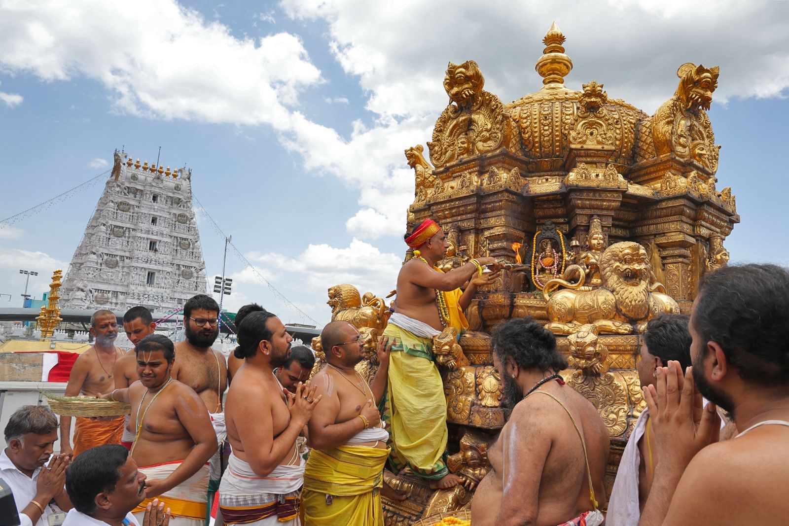 శాస్త్రోక్తంగా శ్రీ పద్మావతి ఆలయంలో పవిత్ర సమర్పణ