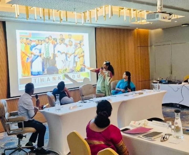 గోవాలో వరంగల్ MP.. పవర్ పాయింట్ ప్రజెంటేషన్