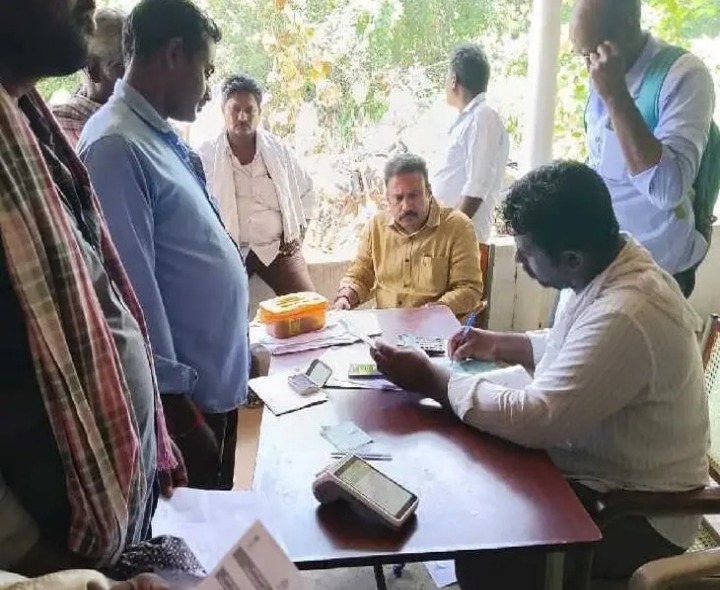 మున్నింగిలో ఎరువుల కొరతపై అధికారుల తనిఖీ
