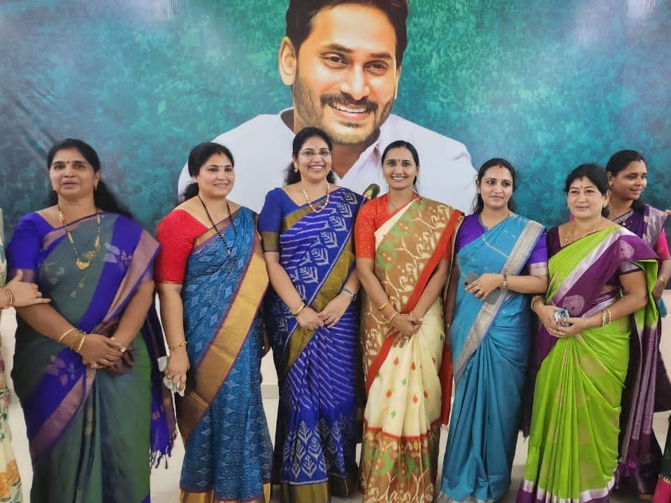 ఉత్తరాంధ్ర వైయస్సార్ కాంగ్రెస్ పార్టీ మహిళా సదస్సు