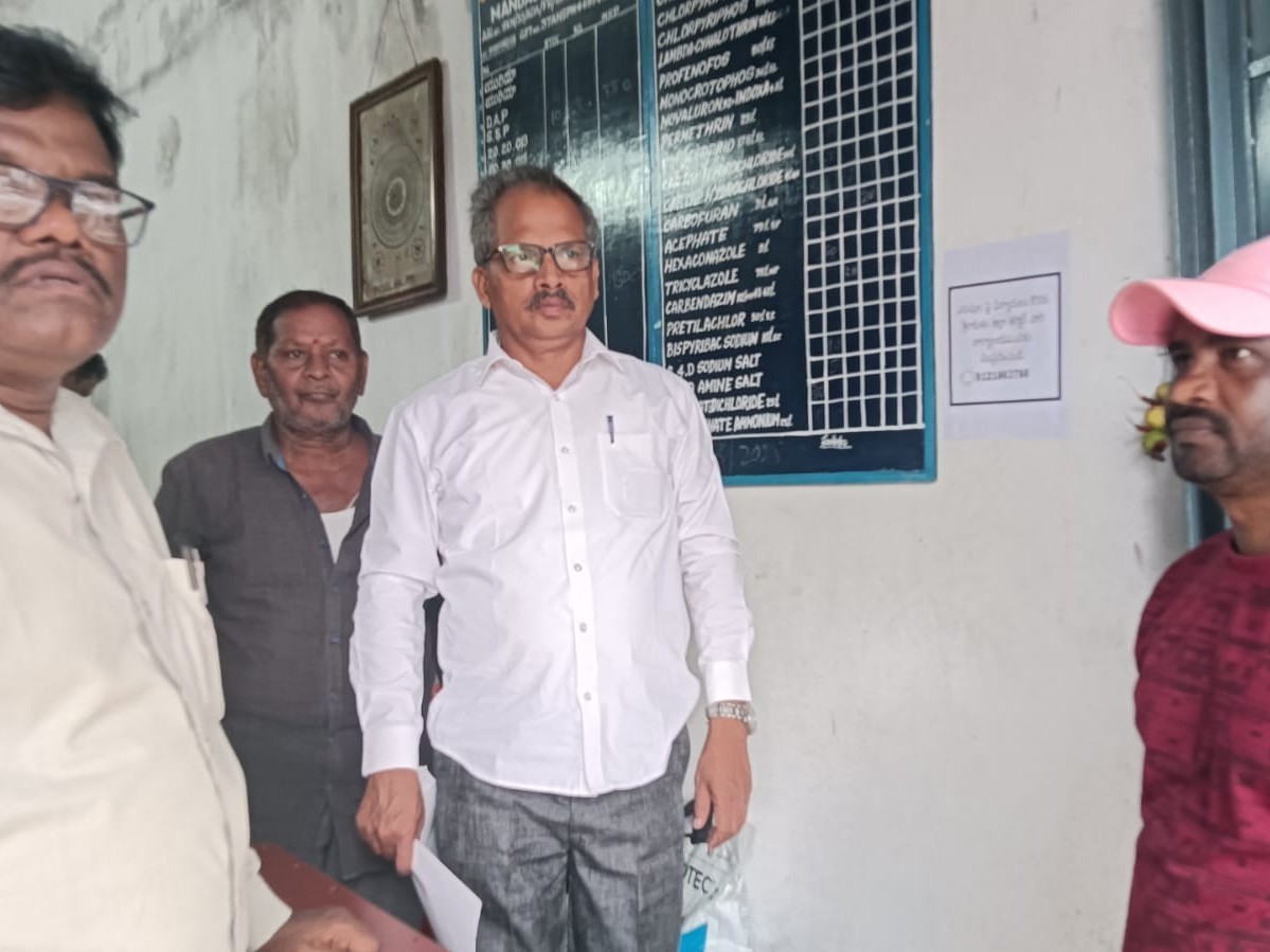 ఎరువుల దుకాణాలలో ఆకస్మిక తనిఖీ