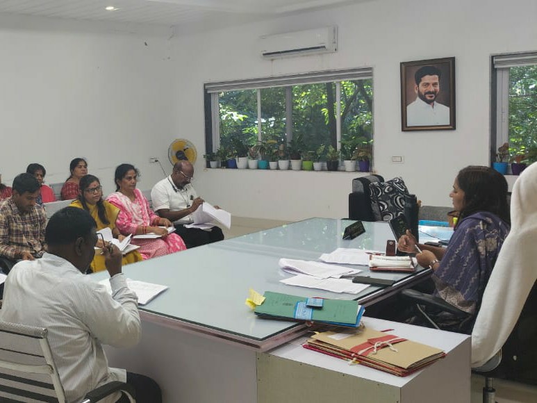 ‘స్వయం సహాయక సభ్యులను ఓపెన్ స్కూల్లో చేర్చాలి’