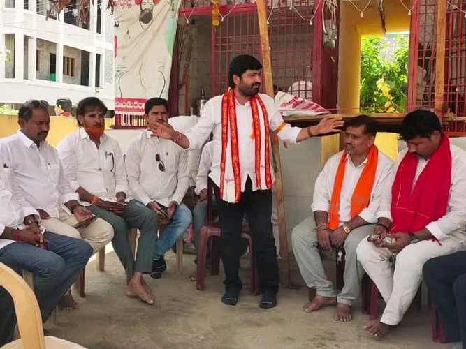 ‘బంజారాల ఆత్మ గౌరవ సభను జయప్రదం చేయండి’