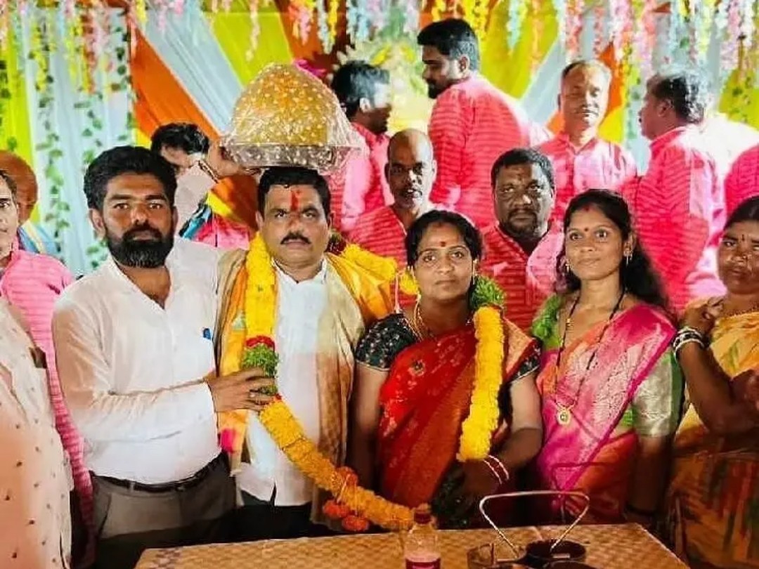 పరిగిలో రూ.3.71లక్షలు పలికిన గణనాథుడి లడ్డూ