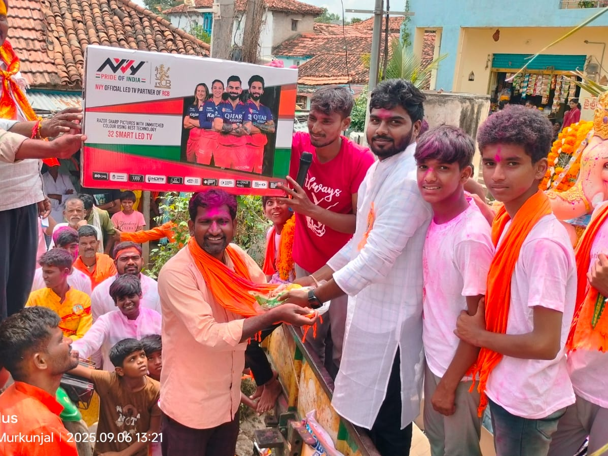 లక్కీ డ్రాలో వినాయకుడి లడ్డూ, LED TV కైవసం