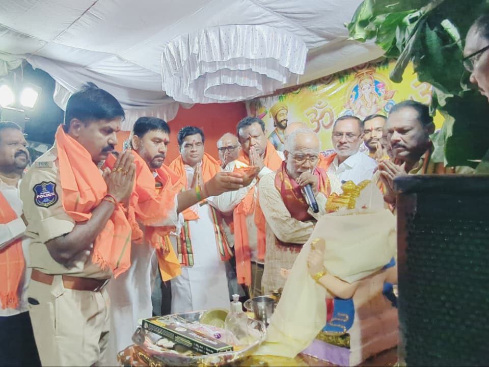 గణనాథునికి MLA, MLC ప్రత్యేక పూజలు