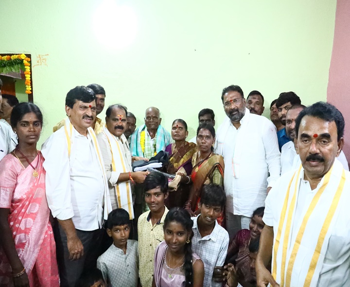 ప్రతి పేదవారికి ఇళ్లను కట్టించి తీరుతాం: మంత్రి