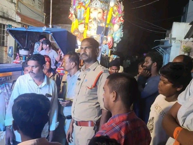 ప్రశాంతంగా వినాయక నిమజ్జనం: ఎస్సై
