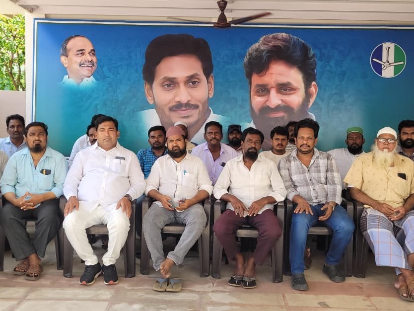 ‘ఇమామ్, మౌజన్‌లకు గౌరవ వేతనం చెల్లించాలి’
