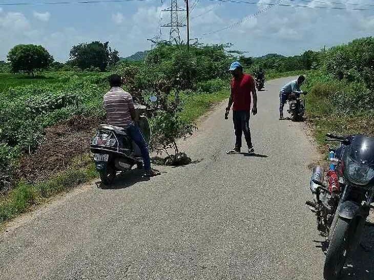 ప్రమాదకరంగా రహదారి.. పట్టించుకోని అధికారులు