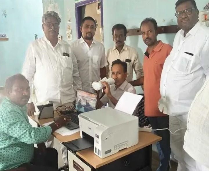 సీతారామపురం సచివాలయంలో ఆధార్ సేవలు