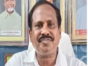 గురుకుల పాఠశాల పీజీటీ సస్పెండ్