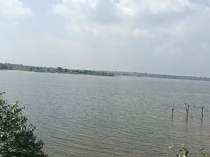నిండుకుండలా కడెం ప్రాజెక్టు