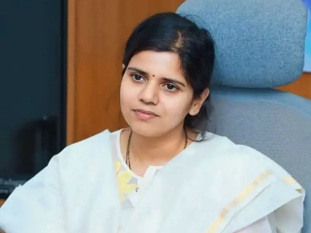 కలెక్టర్ చొరవ.. భారీగా దరఖాస్తులు
