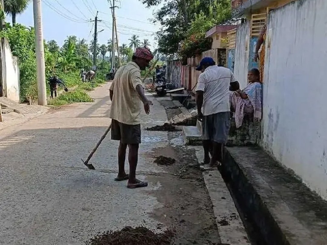 జీడిగుంటలో పారిశుద్ధ్య పనులు