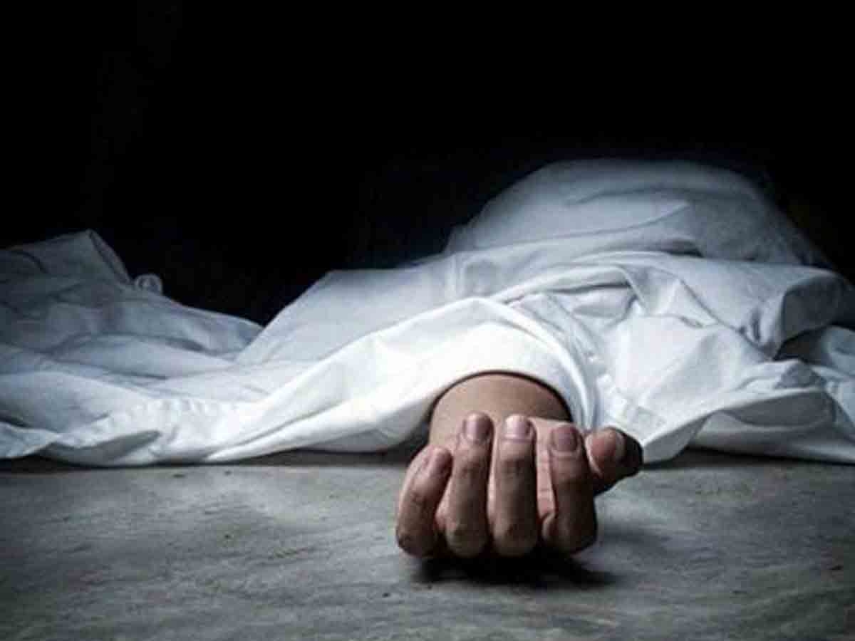 అపశృతి.. టస్కర్ ఢీకొని కార్మికురాలు మృతి
