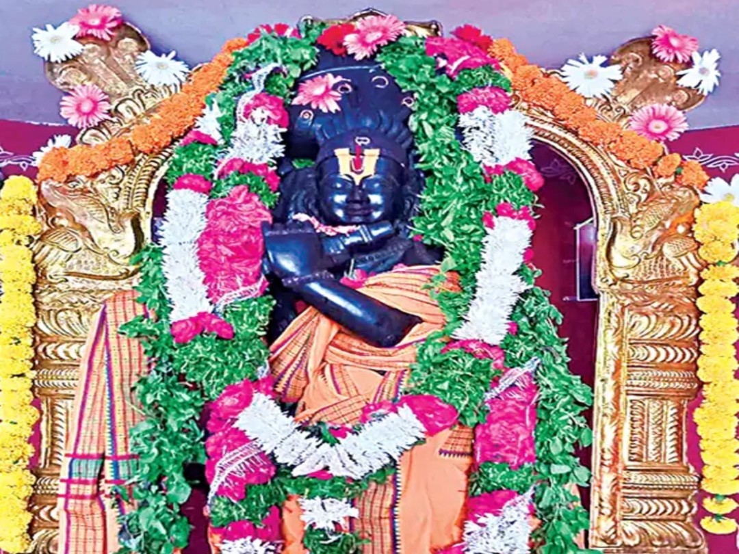 చిట్యాలలో అర్చకులు లేని ఆలయం