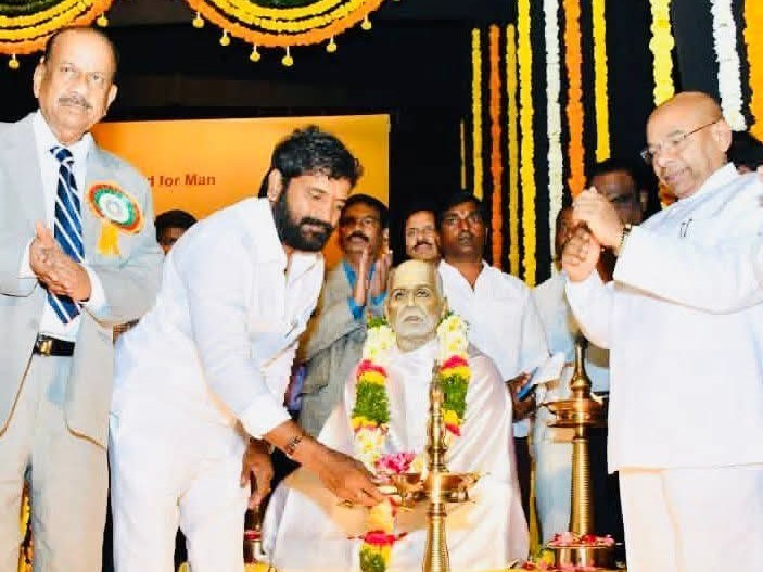 బ్రహ్మర్షి నారాయణ గురు జయంతి వేడుకలు హాజరైన మాజీమంత్రి