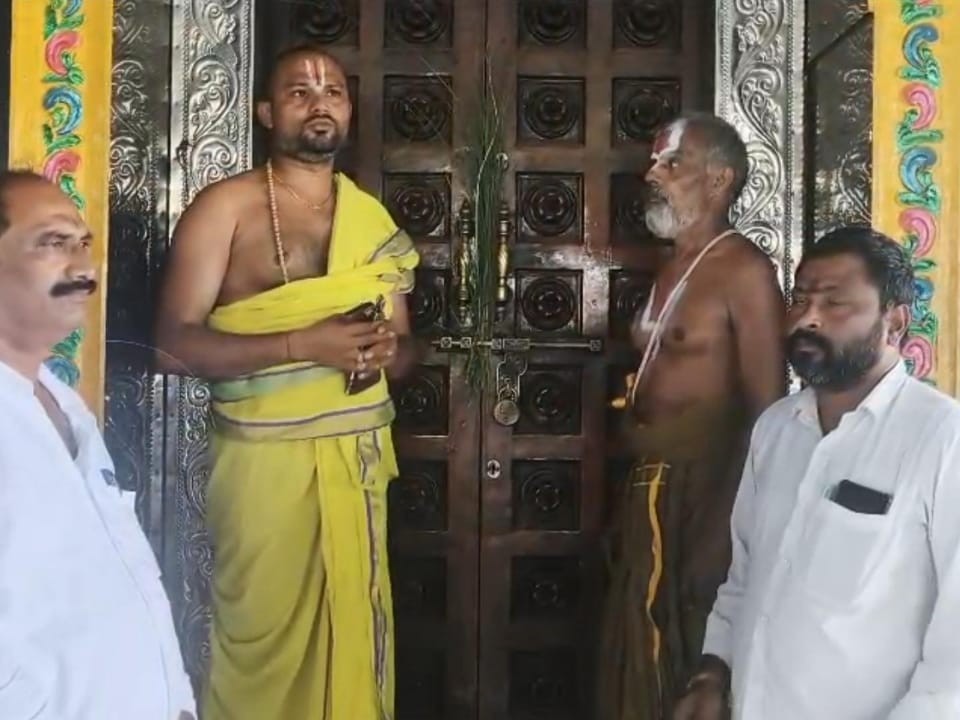 స్వామివారి ఆలయం మూసివేత