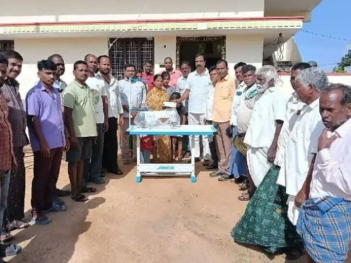 నిరుపేద మహిళకు కుట్టు మిషన్ పంపిణీ