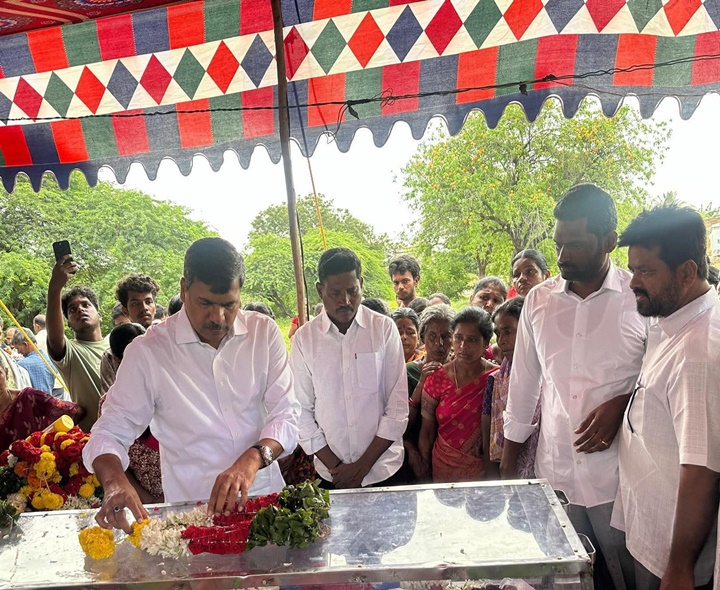 హైదరాబాదులో జిల్లా వాసి మృతి