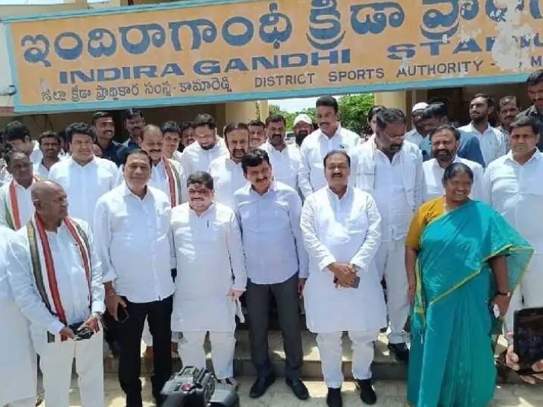 సభ స్థలాన్ని పరిశీలించిన మంత్రులు