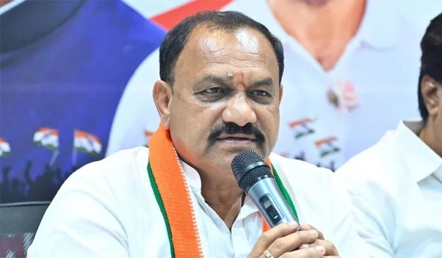 బండి సంజయ్ బీసీ ద్రోహిలా మారారు: టీపీసీసీ చీఫ్