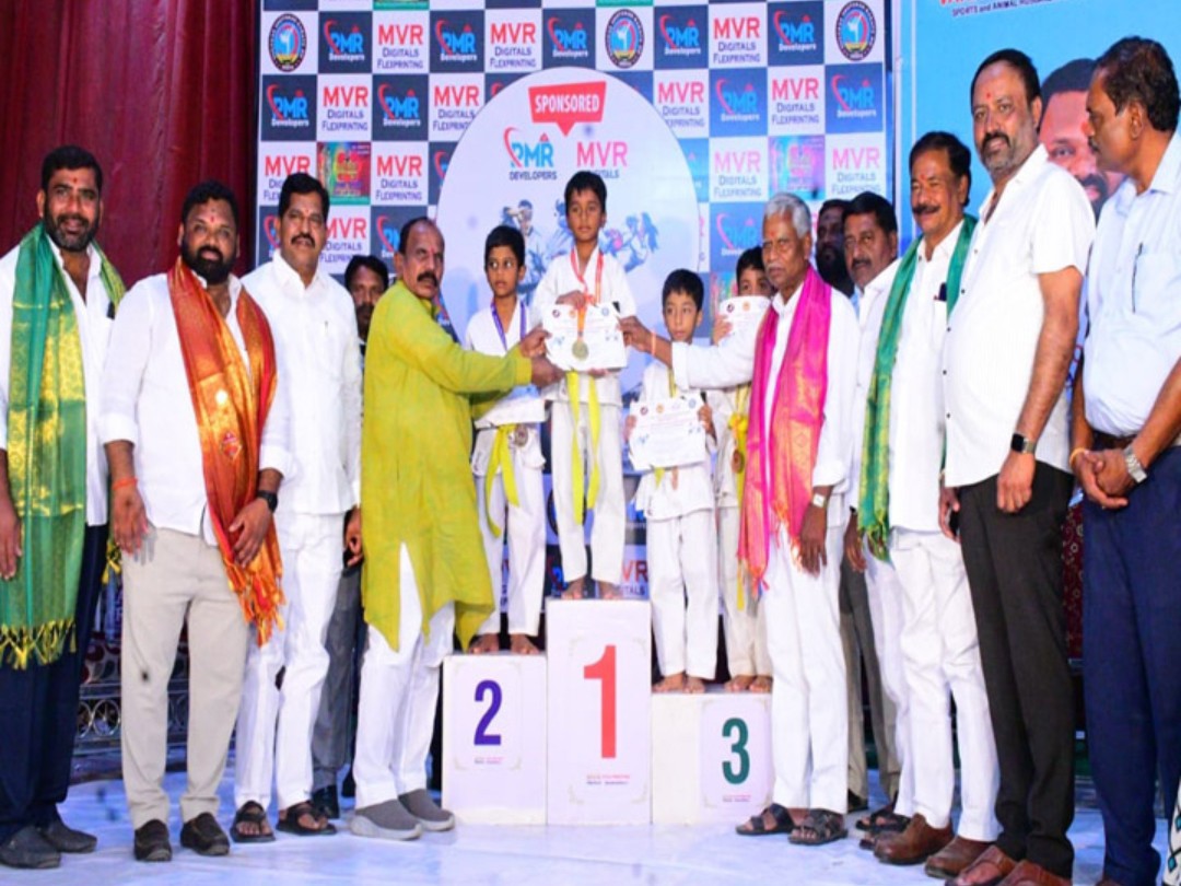 ‘ కరాటేలోనూ తల్లిదండ్రులు ప్రోత్సహించాలి’