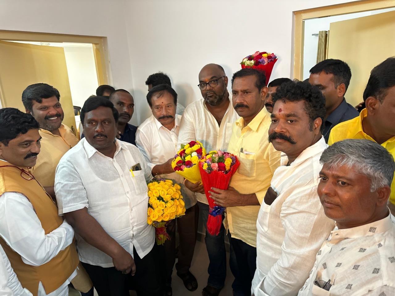 టీడీపీ రాష్ట్ర అధ్యక్షుడికి ఘన స్వాగతం