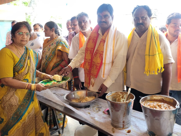 అన్నదానం ఎంతో పవిత్రమైనది: DCMS మాజీ చైర్మన్