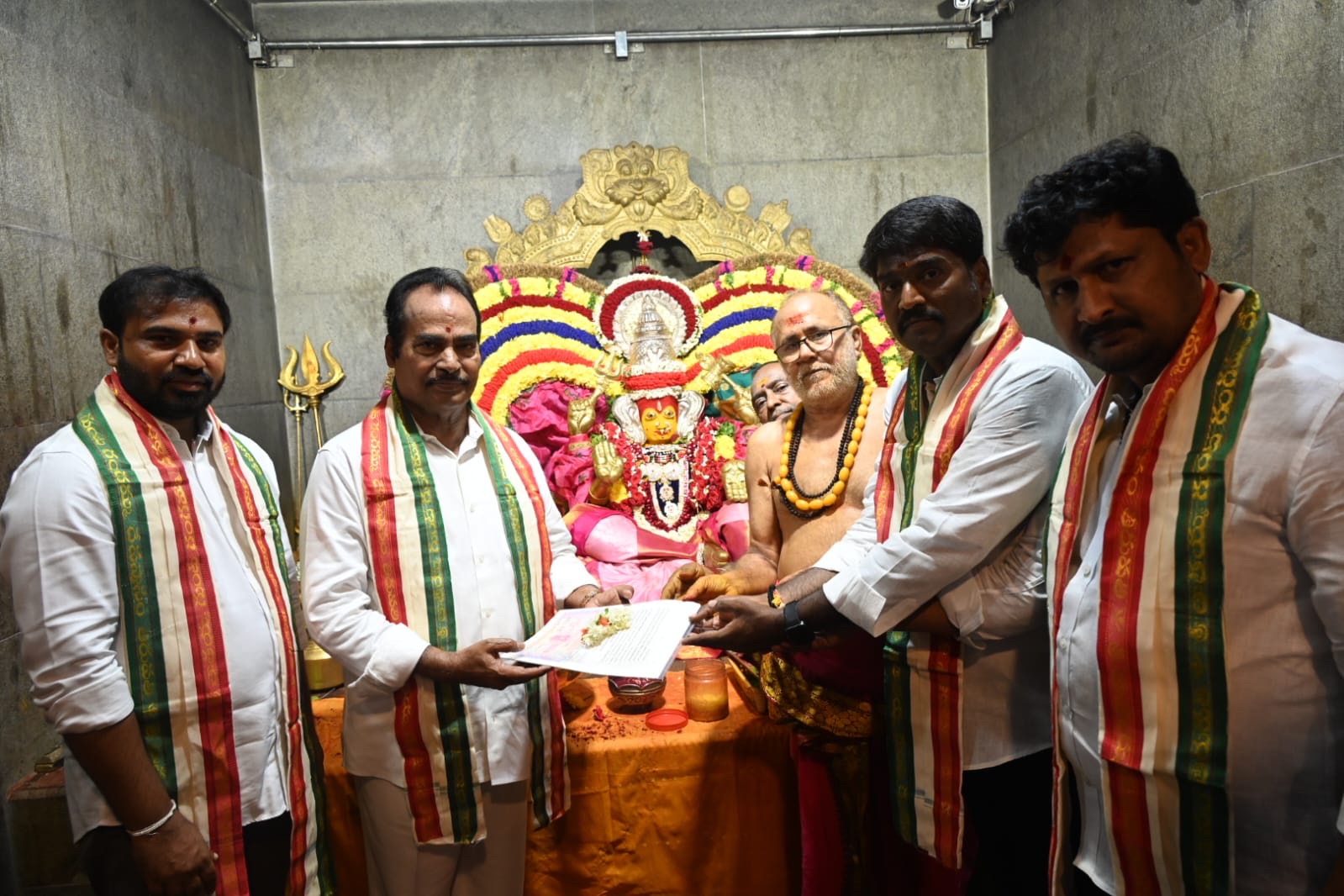 గంగ‌మ్మ ఆల‌యానికి భూమి కొనుగోలు : MLA