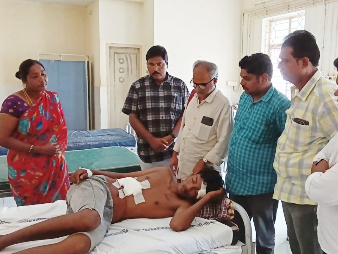 దళిత యువకులపై దాడి అమానుషం