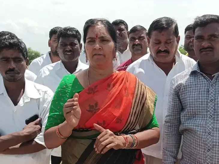 రైతు కుటుంబాలను ఆదుకోవాలి: