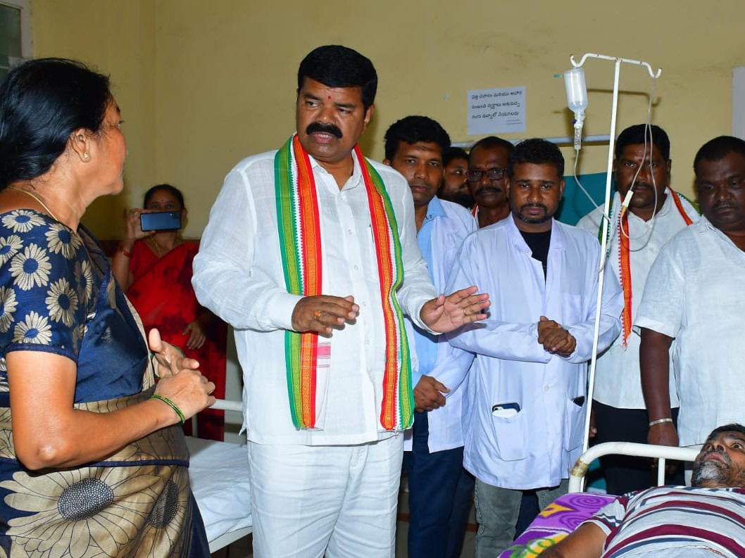 రోగులకు అసౌకర్యం కలగకుండా వైద్య సేవలు అందించాలి: ఎమ్మెల్యే