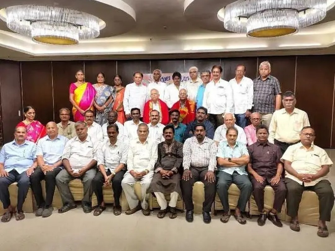 తెనాలిలో పూర్వ విద్యార్థుల ఆత్మీయ సమ్మేళనం