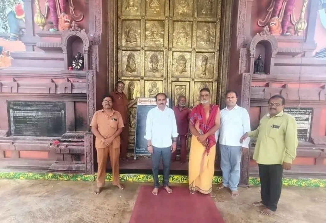 శ్రీ రాజరాజేశ్వరి అమ్మవారి ఆలయం మూసివేత